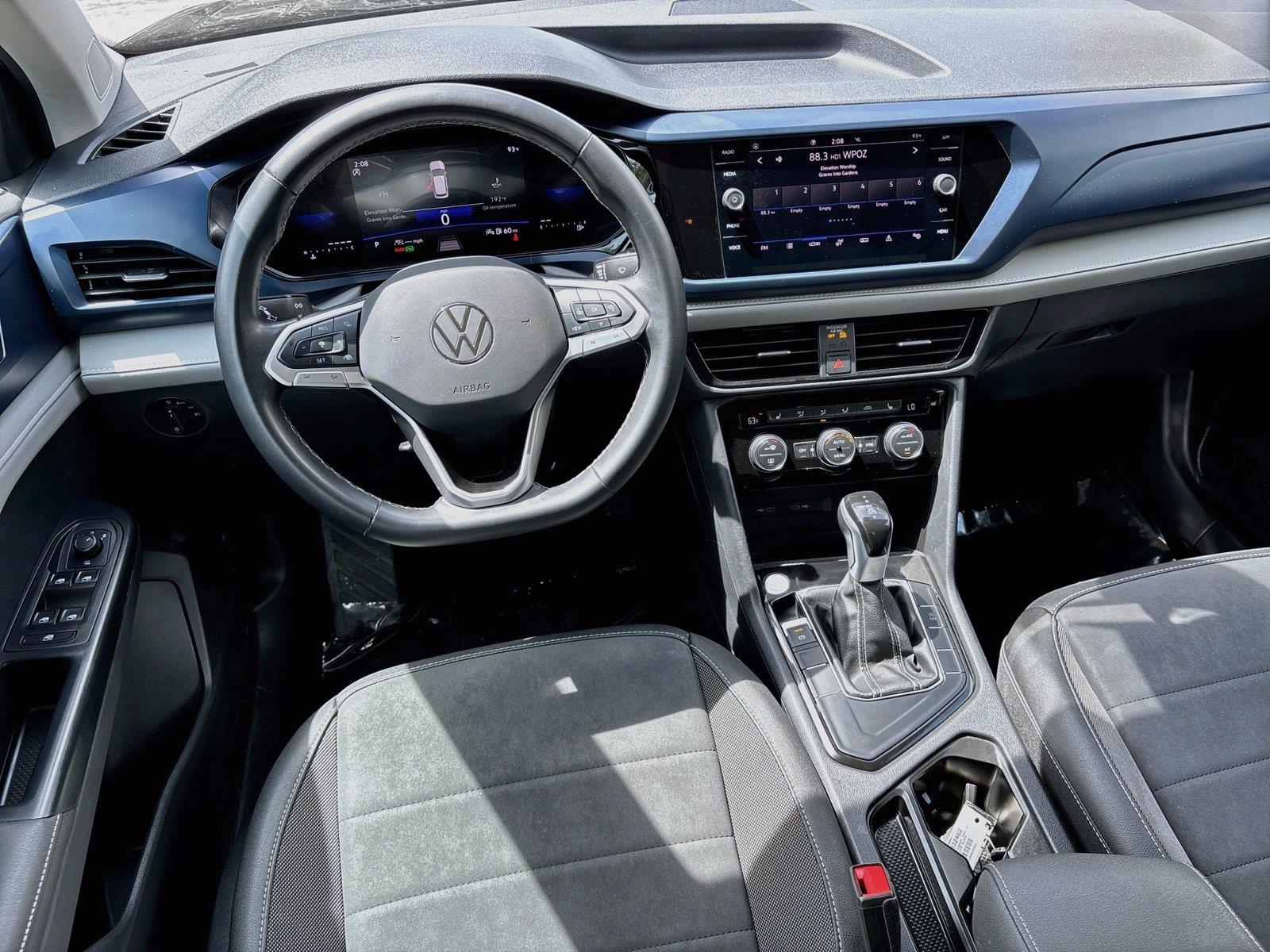 2024 Volkswagen Taos SE