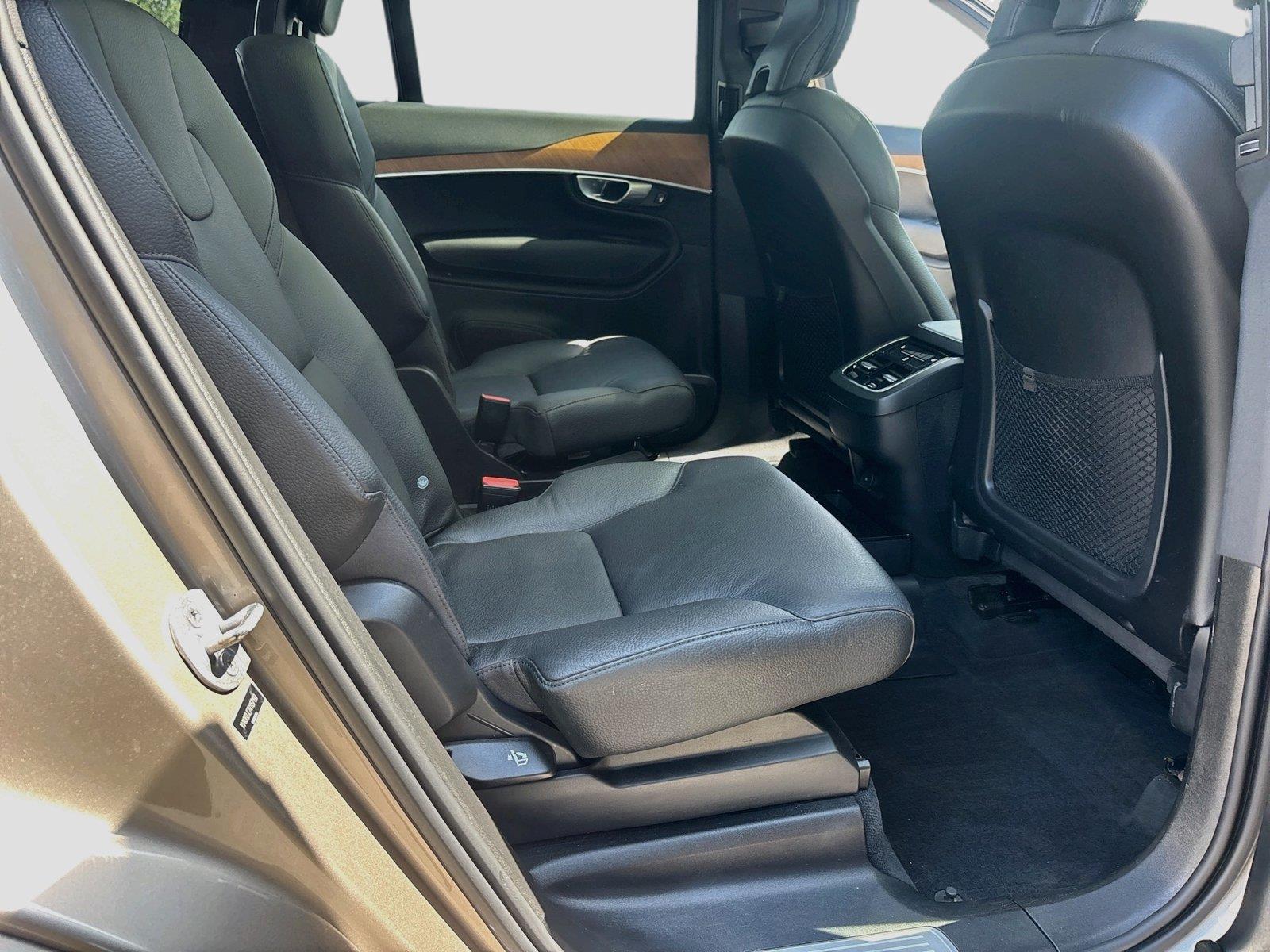 2024 Volvo XC90 Plus Bright Theme