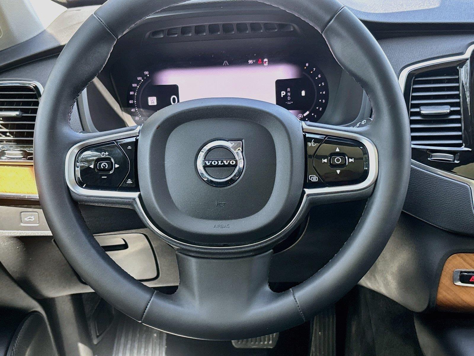 2024 Volvo XC90 Plus Bright Theme