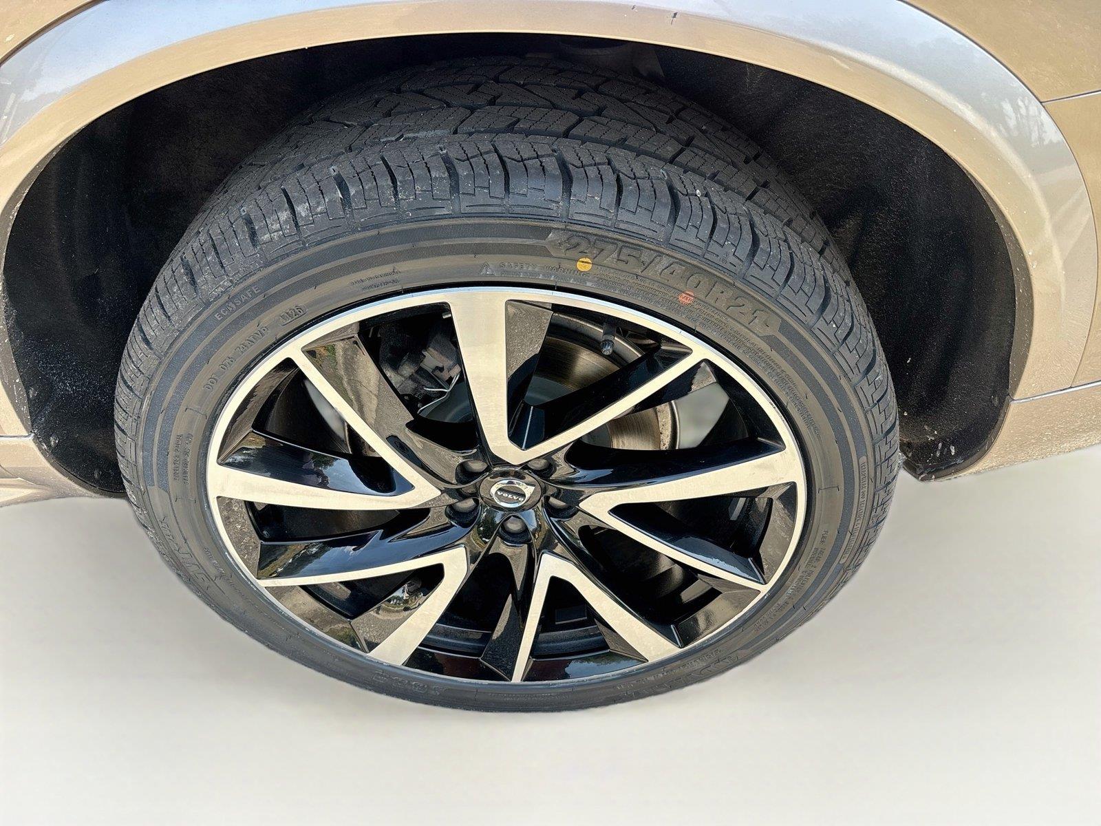 2024 Volvo XC90 Plus Bright Theme
