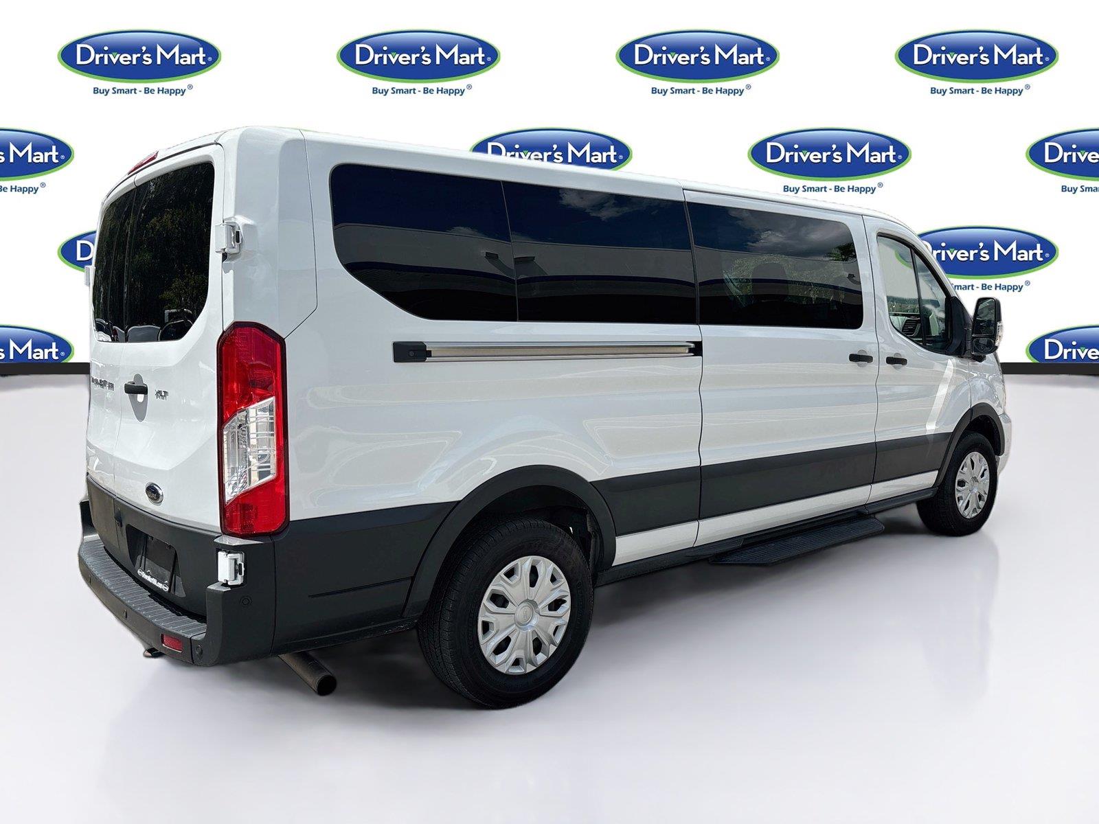 2023 Ford Transit Passenger Wagon XLT