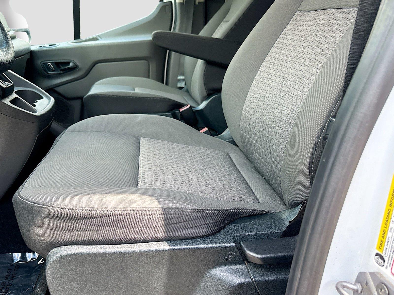 2023 Ford Transit Passenger Wagon XLT