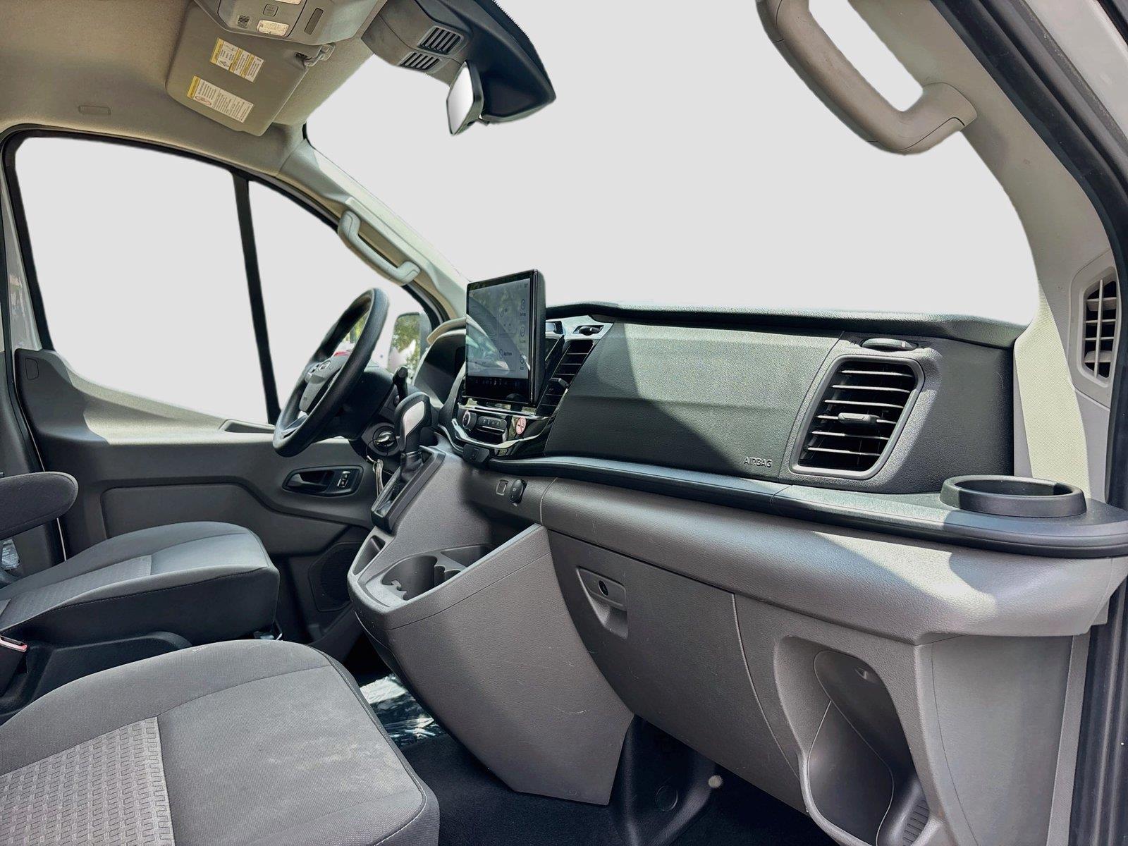 2023 Ford Transit Passenger Wagon XLT