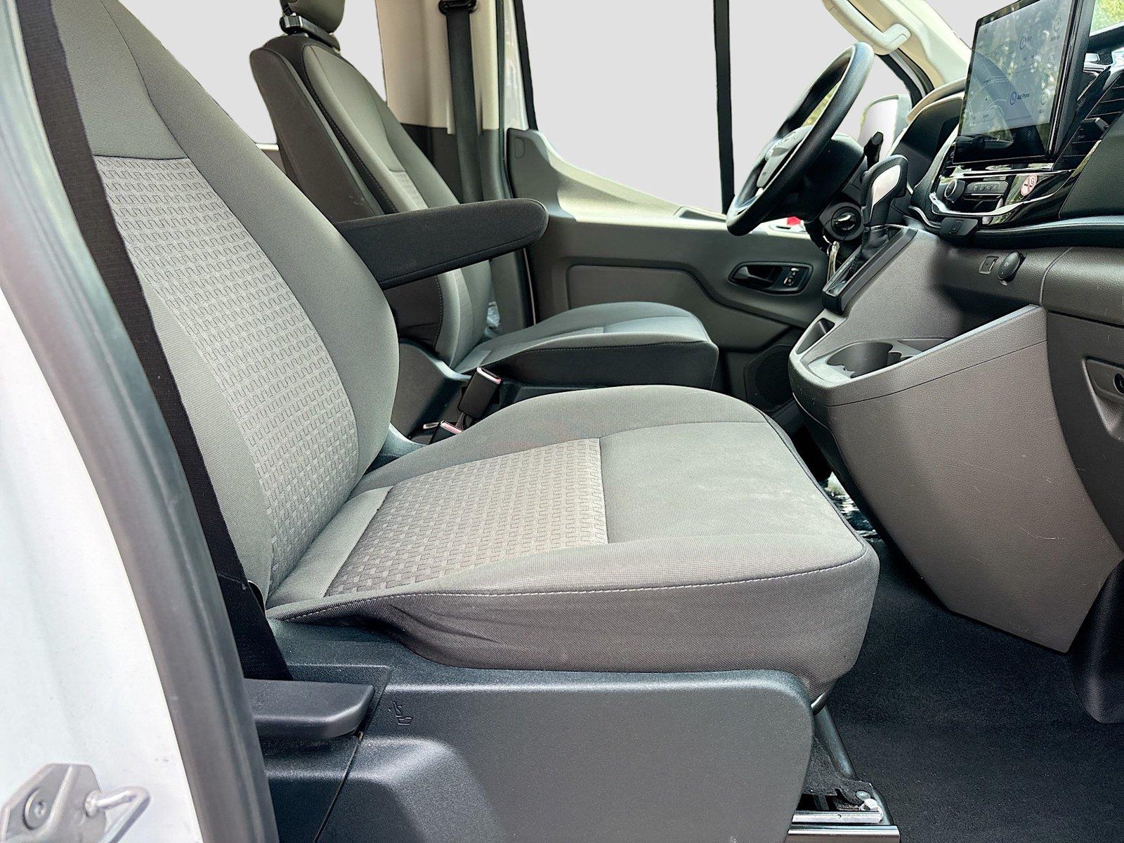 2023 Ford Transit Passenger Wagon XLT