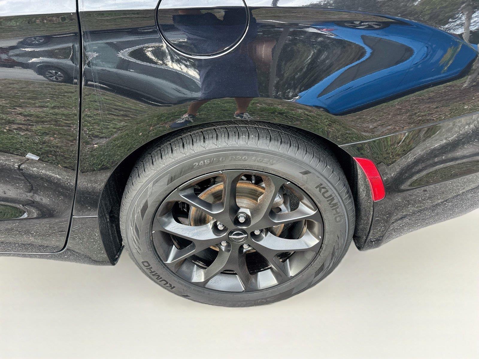 2025 Chrysler Pacifica Limited