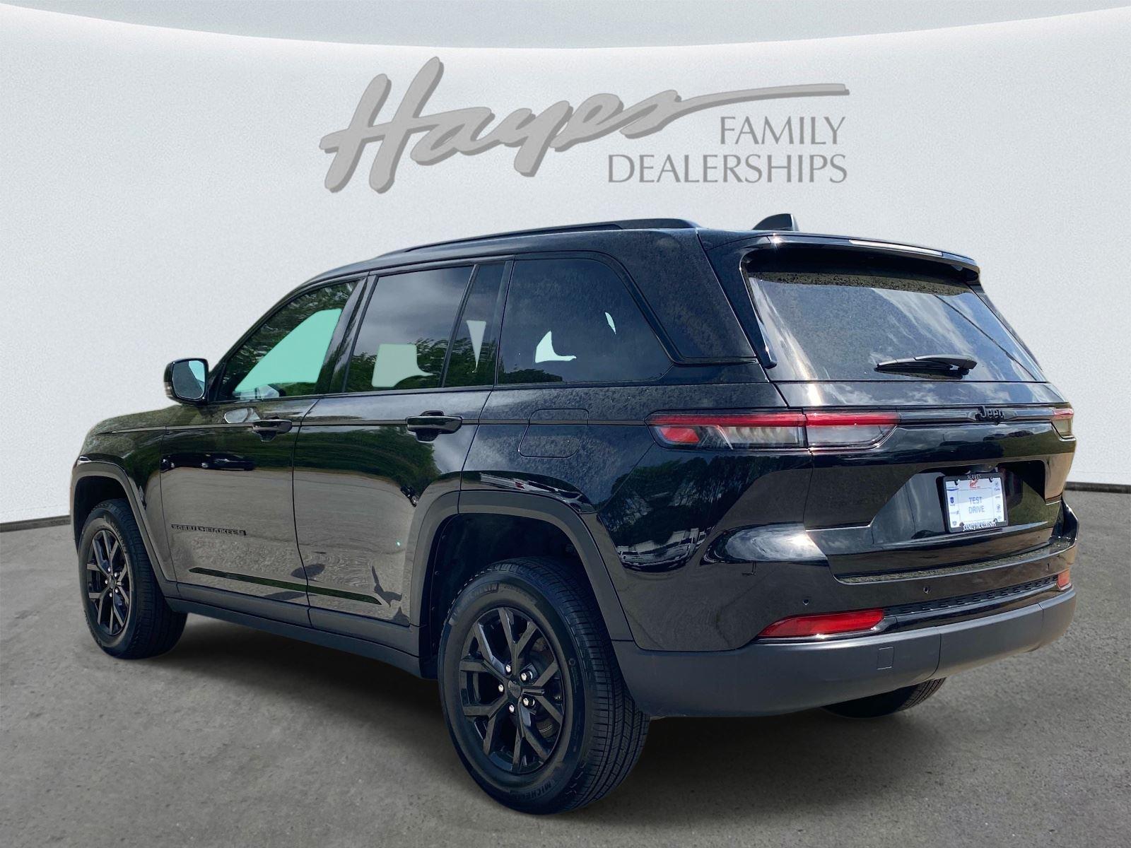 View vehicle photo 7