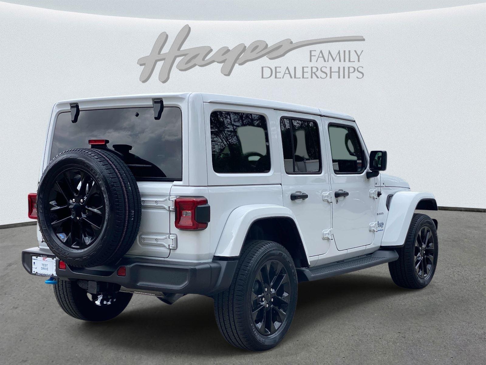 View vehicle photo 3