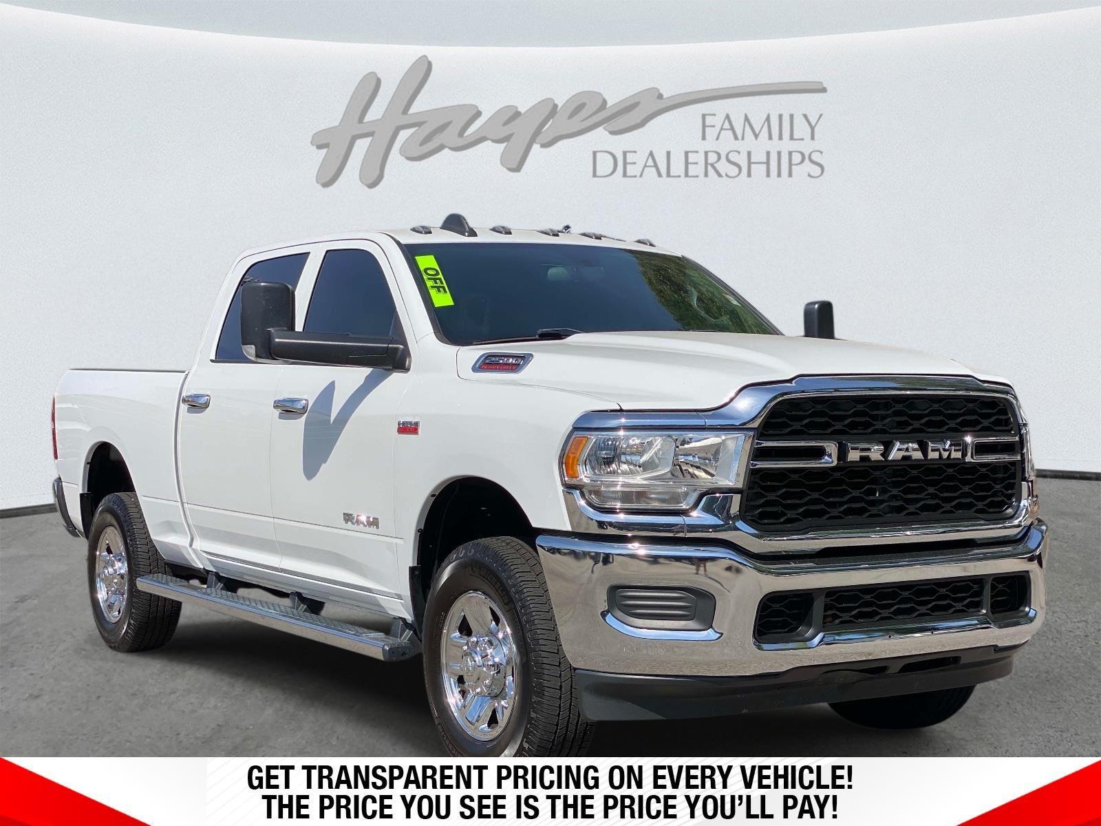 Bright White Clearcoat 2022 RAM 2500 Tradesman Crew Cab 4WD Pickup Truck Four-Wheel Drive 8-Speed Automatic