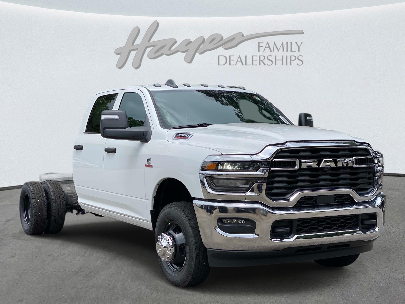 Bright White Clearcoat 2026 RAM 3500 Chassis Tradesman Crew Cab LB DRW 4WD Pickup Truck Four-Wheel Drive 8-Speed Automatic