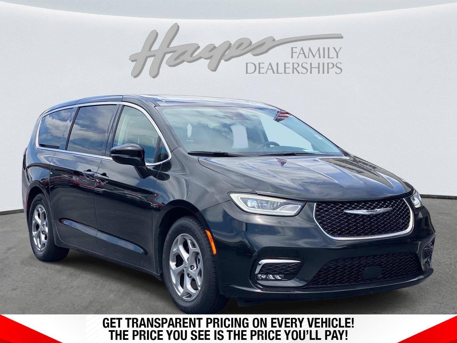 Brilliant Black Crystal Pearlcoat 2024 Chrysler Pacifica Minivan Front-Wheel Drive 9-Speed Automatic