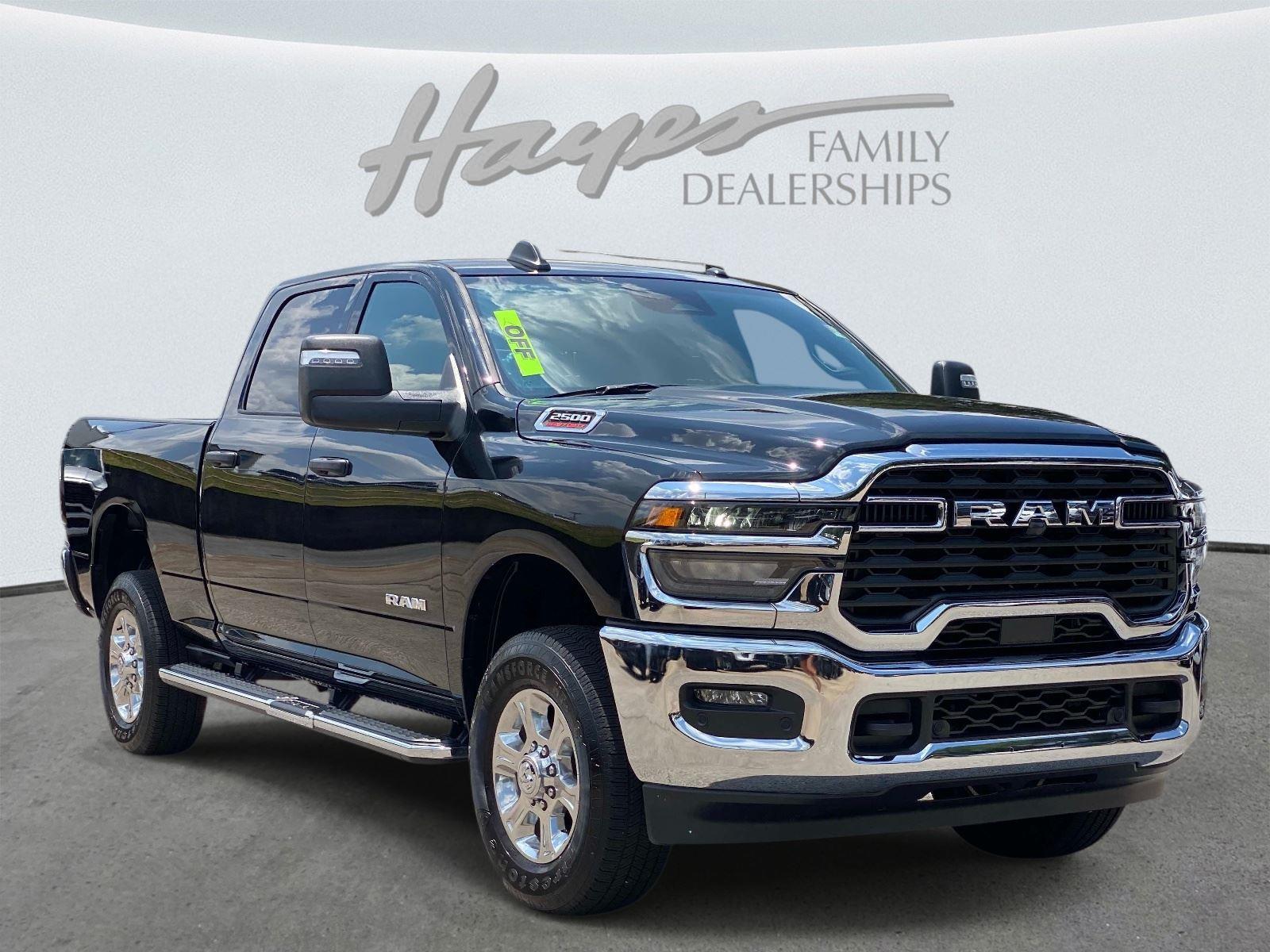 Diamond Black Crystal Pearlcoat 2026 RAM 2500 Pickup Truck Four-Wheel Drive 8-Speed Automatic