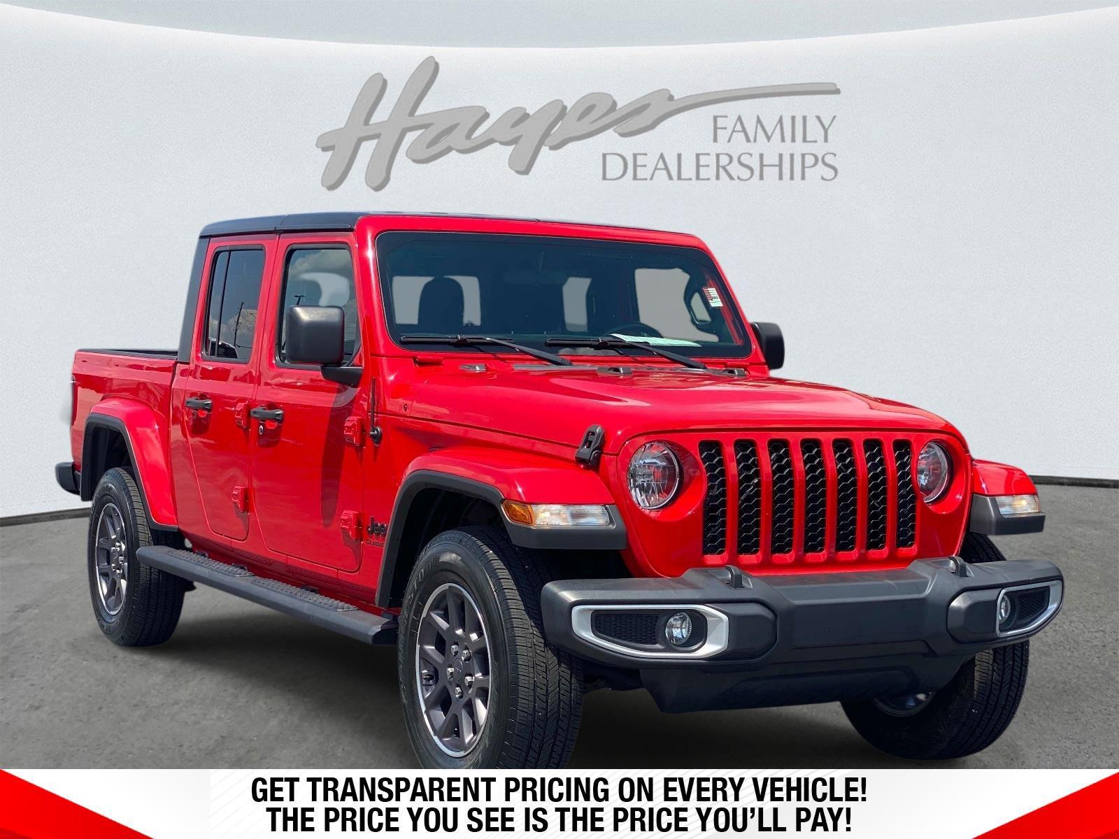 Firecracker Red Clearcoat 2021 Jeep Gladiator Pickup Truck Four-Wheel Drive 8-Speed Automatic