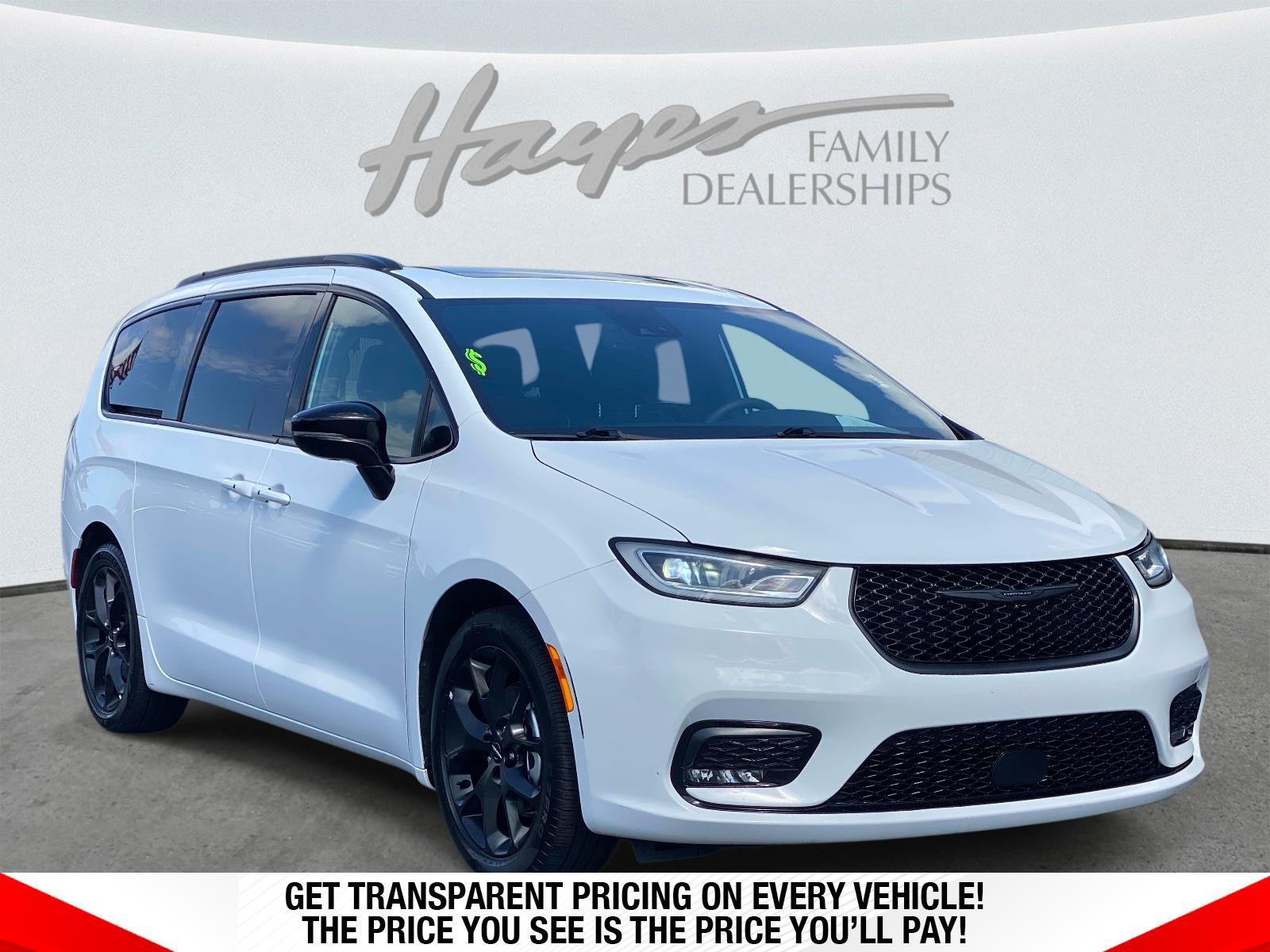 Bright White Clearcoat 2025 Chrysler Pacifica Minivan Front-Wheel Drive 9-Speed Automatic