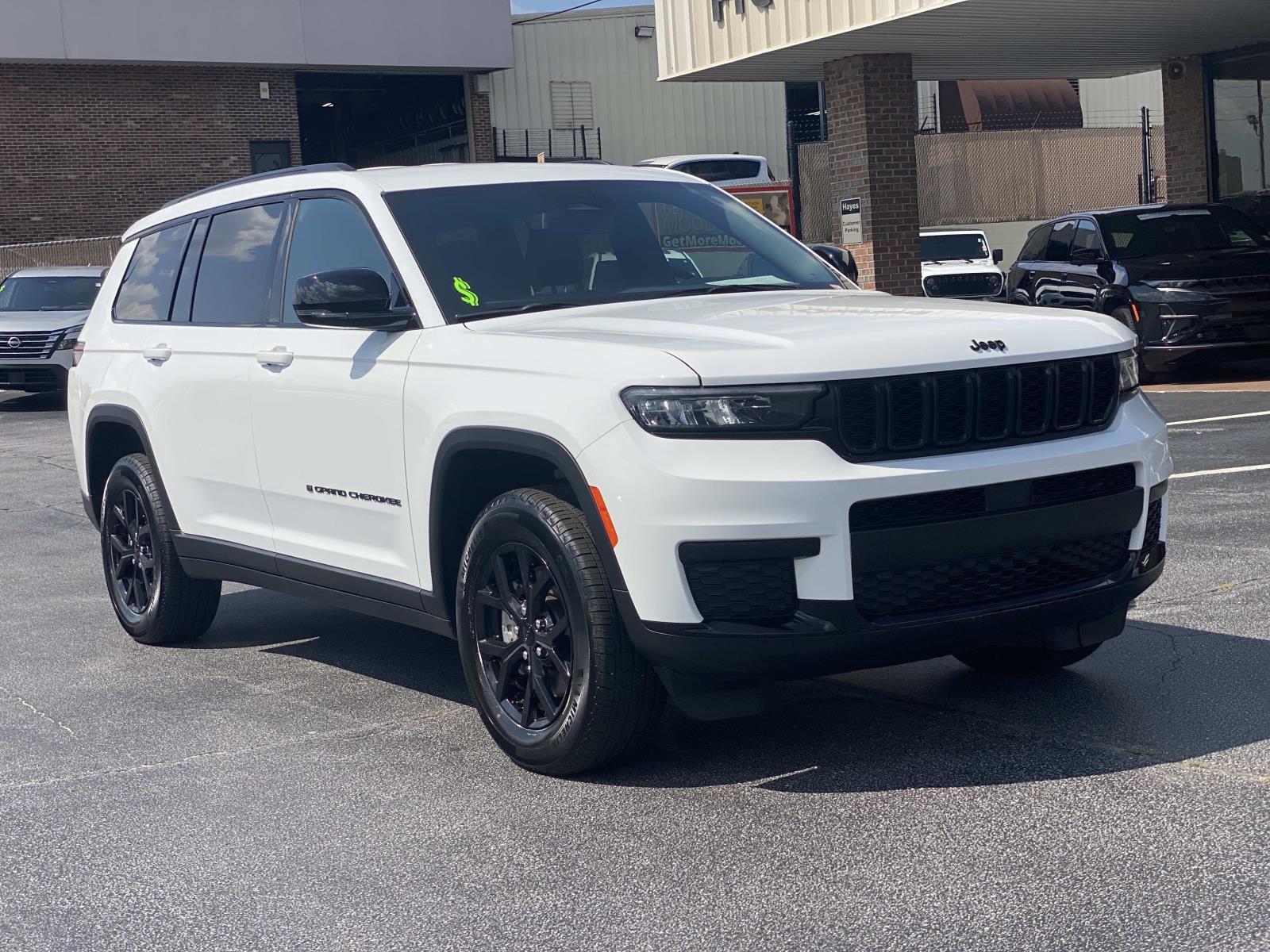 Bright White Clearcoat 2025 Jeep Grand Cherokee L SUV / Crossover 4X2 8-Speed Automatic