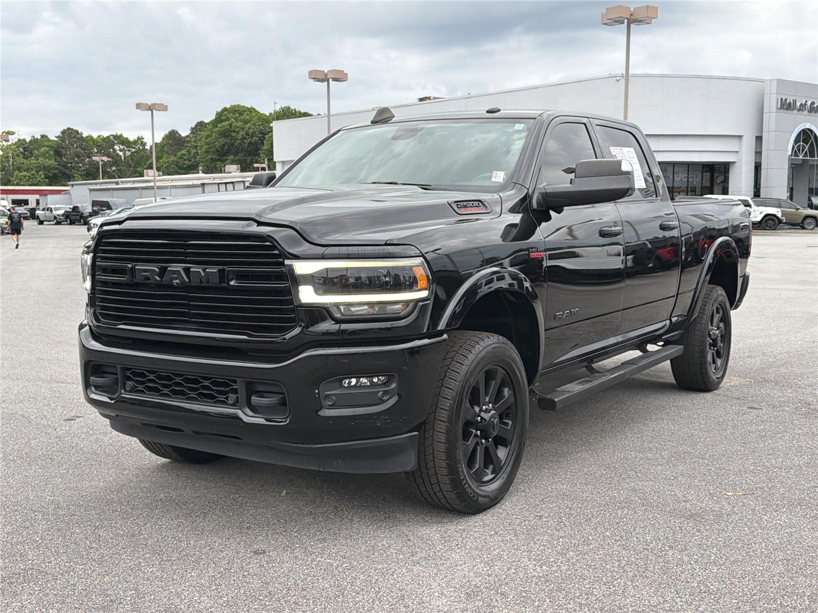 Diamond Black Crystal Pearlcoat 2022 RAM 2500 Laramie Crew Cab 4WD Pickup Truck Four-Wheel Drive 8-Speed Automatic