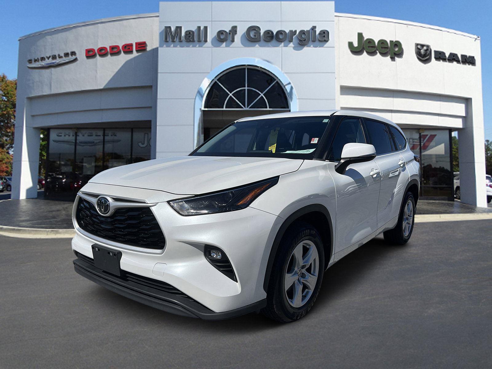 White (Wind Chill Pearl) 2023 Toyota Highlander SUV / Crossover Front-Wheel Drive 8-Speed Automatic