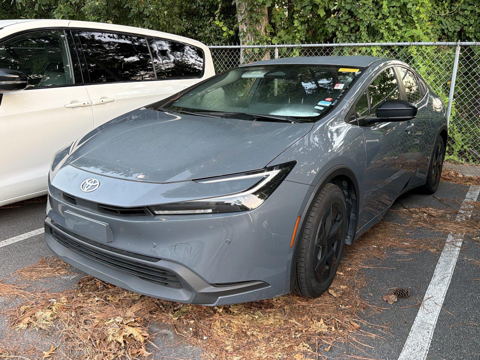2024 Toyota Prius Gris (Guardian Gray) Hatchback Tracción delantera Transmisión variable continua