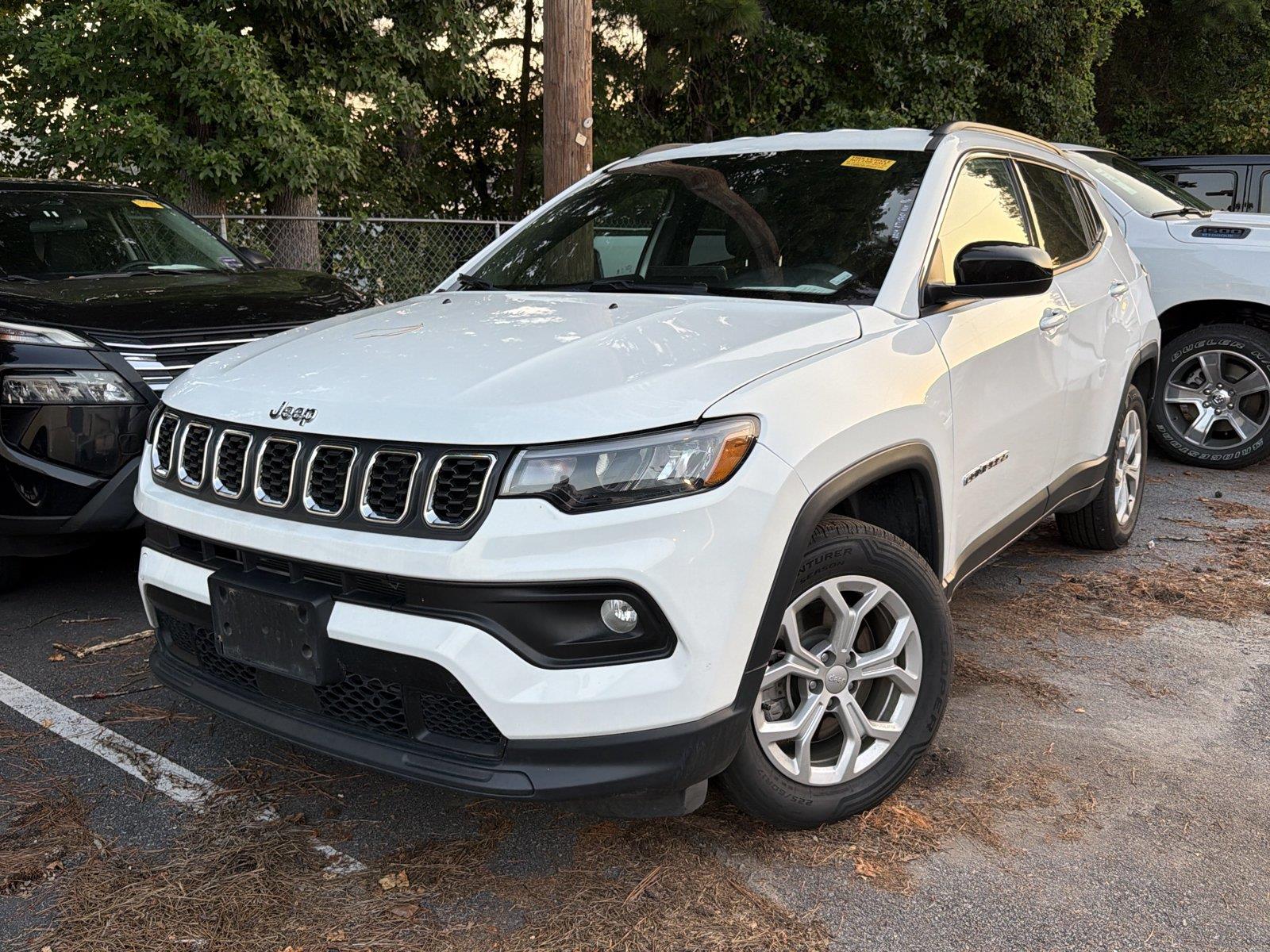 Bright White Clearcoat 2024 Jeep Compass SUV / Crossover Four-Wheel Drive 8-Speed Automatic