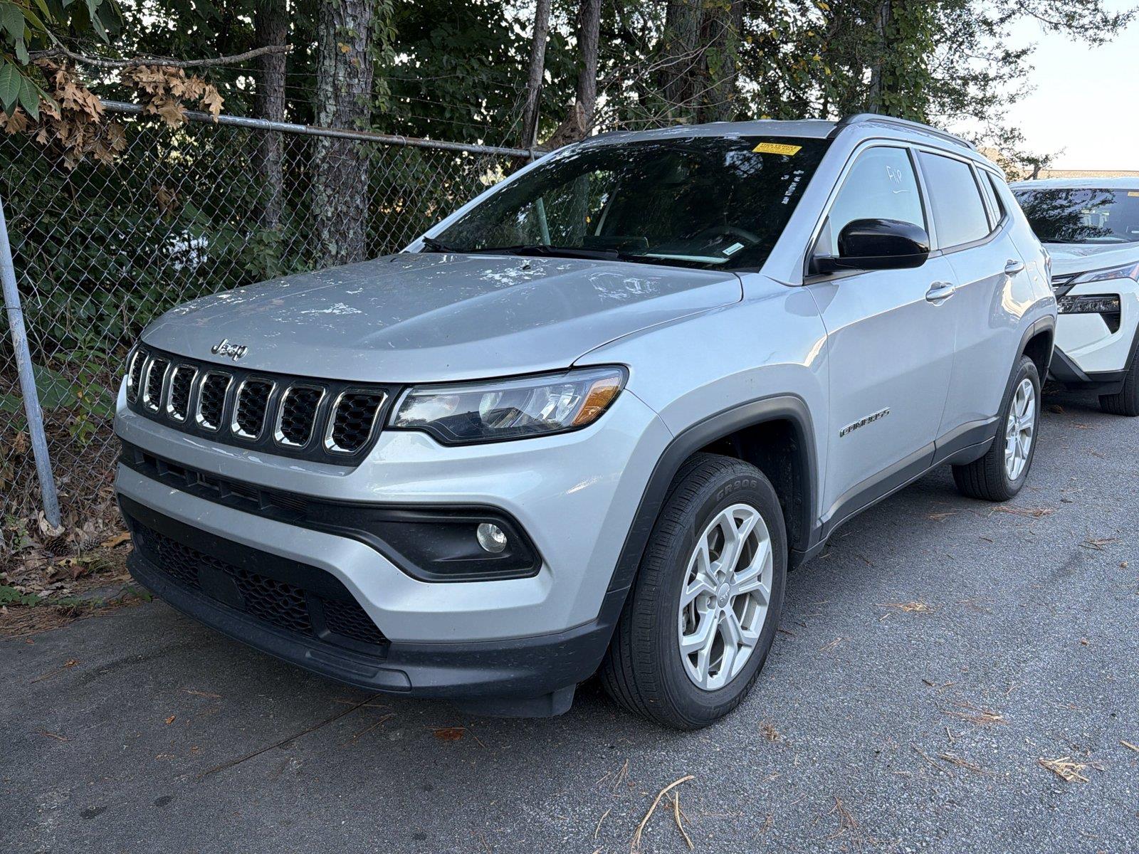 Silver Zynith Metallic Clearcoat 2024 Jeep Compass SUV / Crossover Four-Wheel Drive 8-Speed Automatic