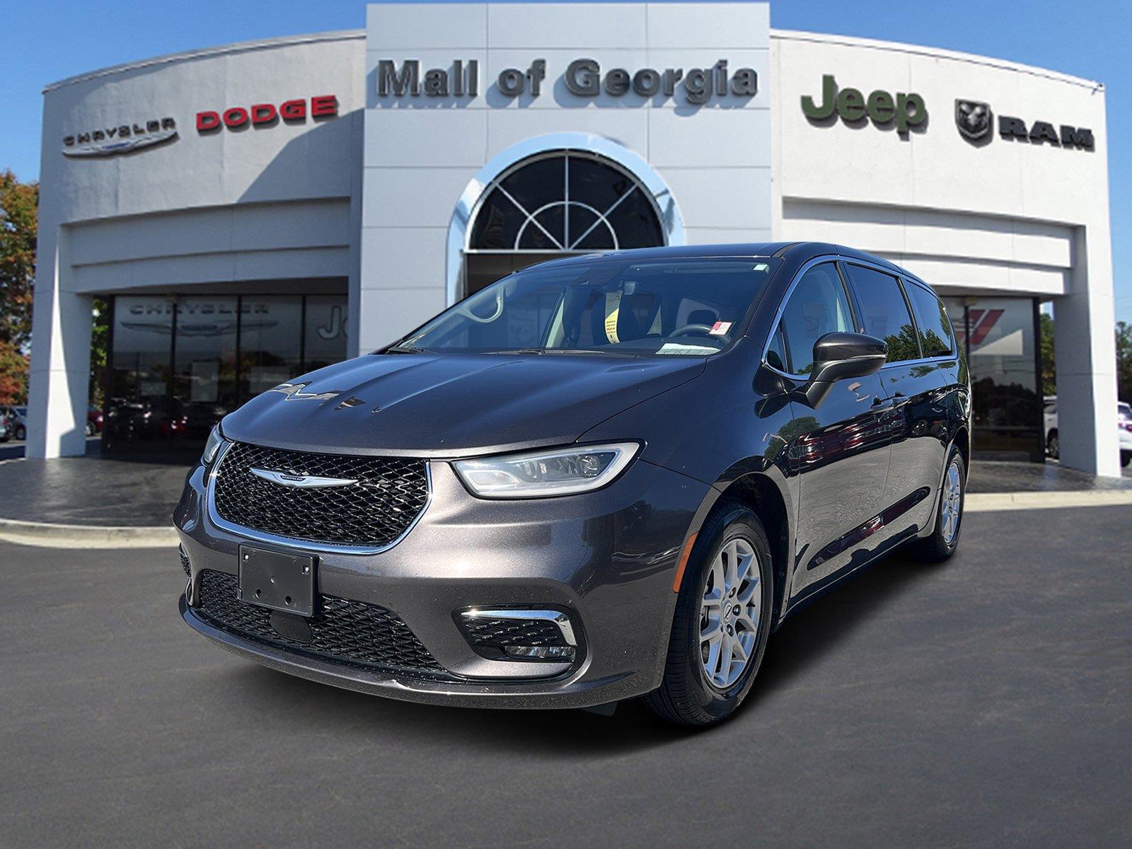 Gray (Granite Crystal Metallic Clearcoat) 2023 Chrysler Pacifica Minivan Front-Wheel Drive 9-Speed Automatic