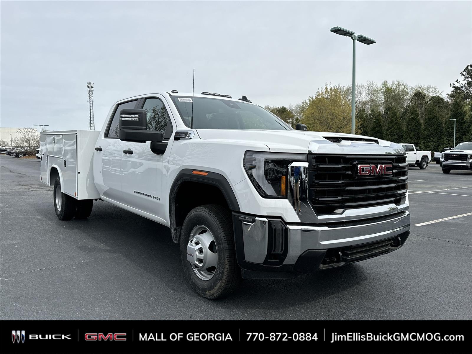 Summit White 2025 GMC Sierra 3500HD Chassis Pickup Truck 4X2 Automatic