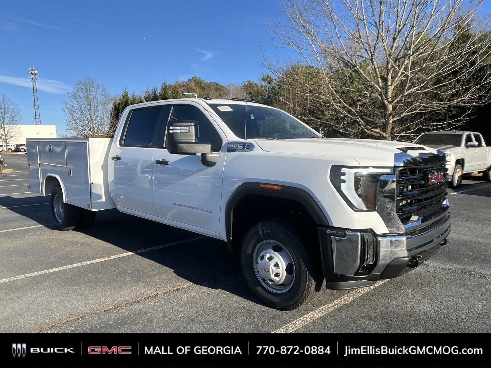 Summit White 2025 GMC Sierra 3500HD Chassis Pickup Truck Four-Wheel Drive Automatic