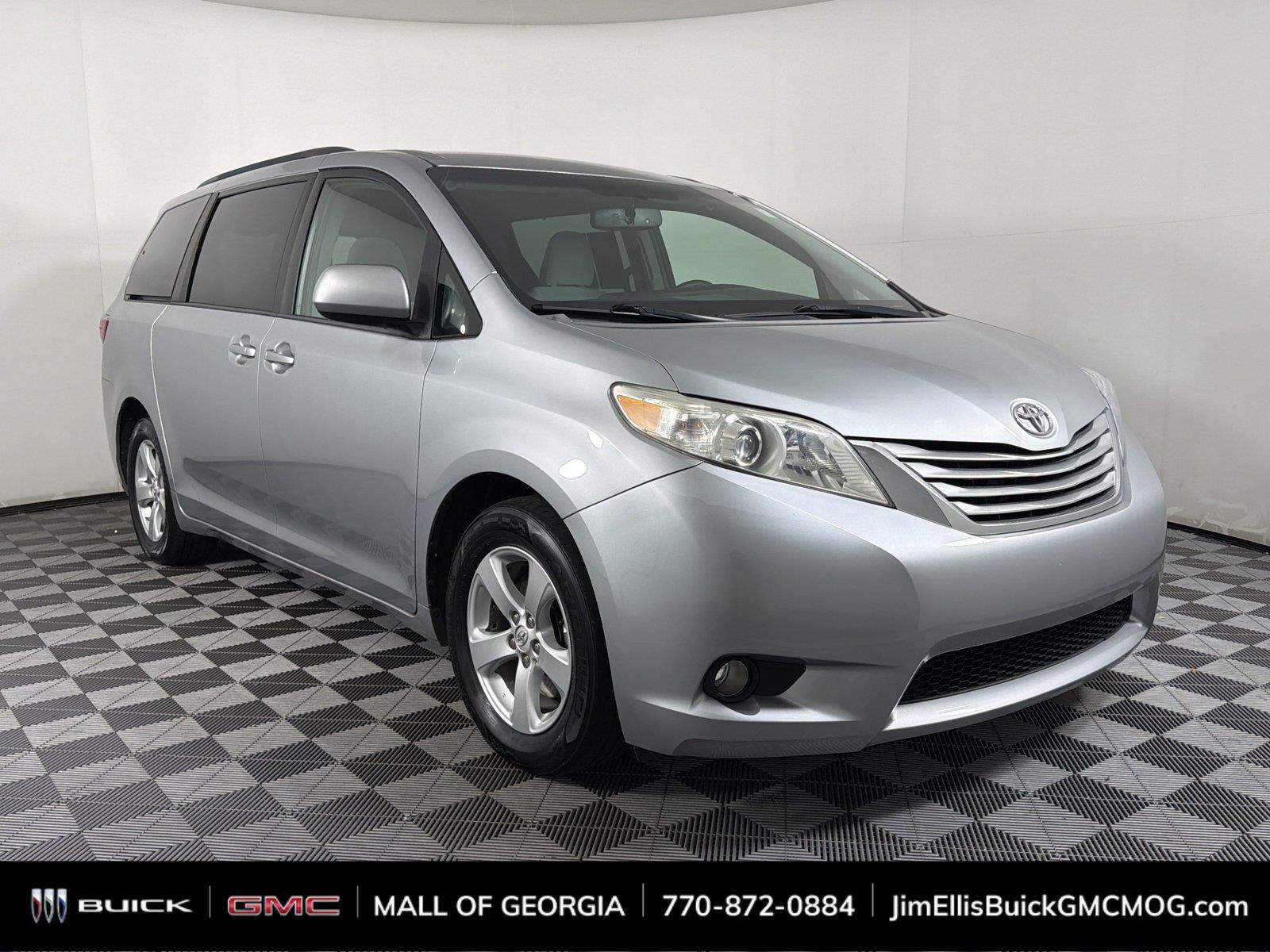 Silver Sky Metallic 2017 Toyota Sienna Minivan Front-Wheel Drive 8-Speed Automatic