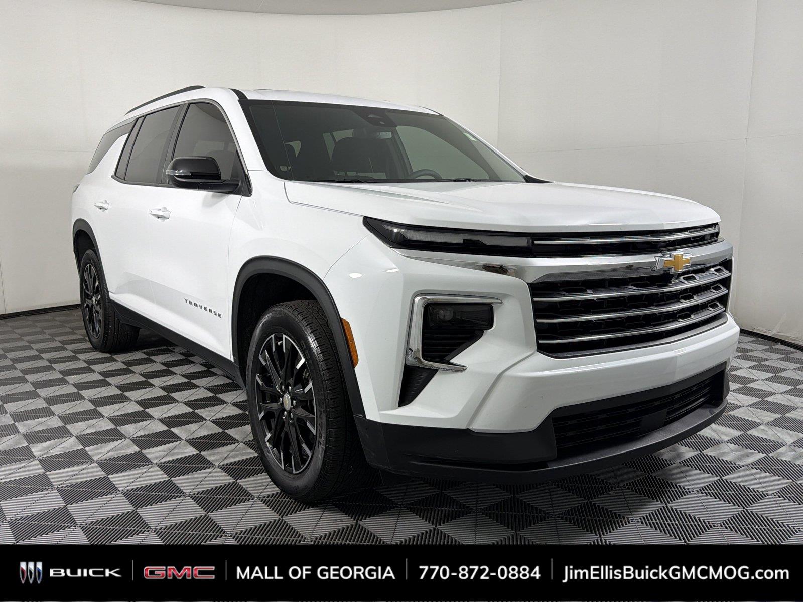 Summit White 2025 Chevrolet Traverse SUV / Crossover Front-Wheel Drive 8-Speed Automatic