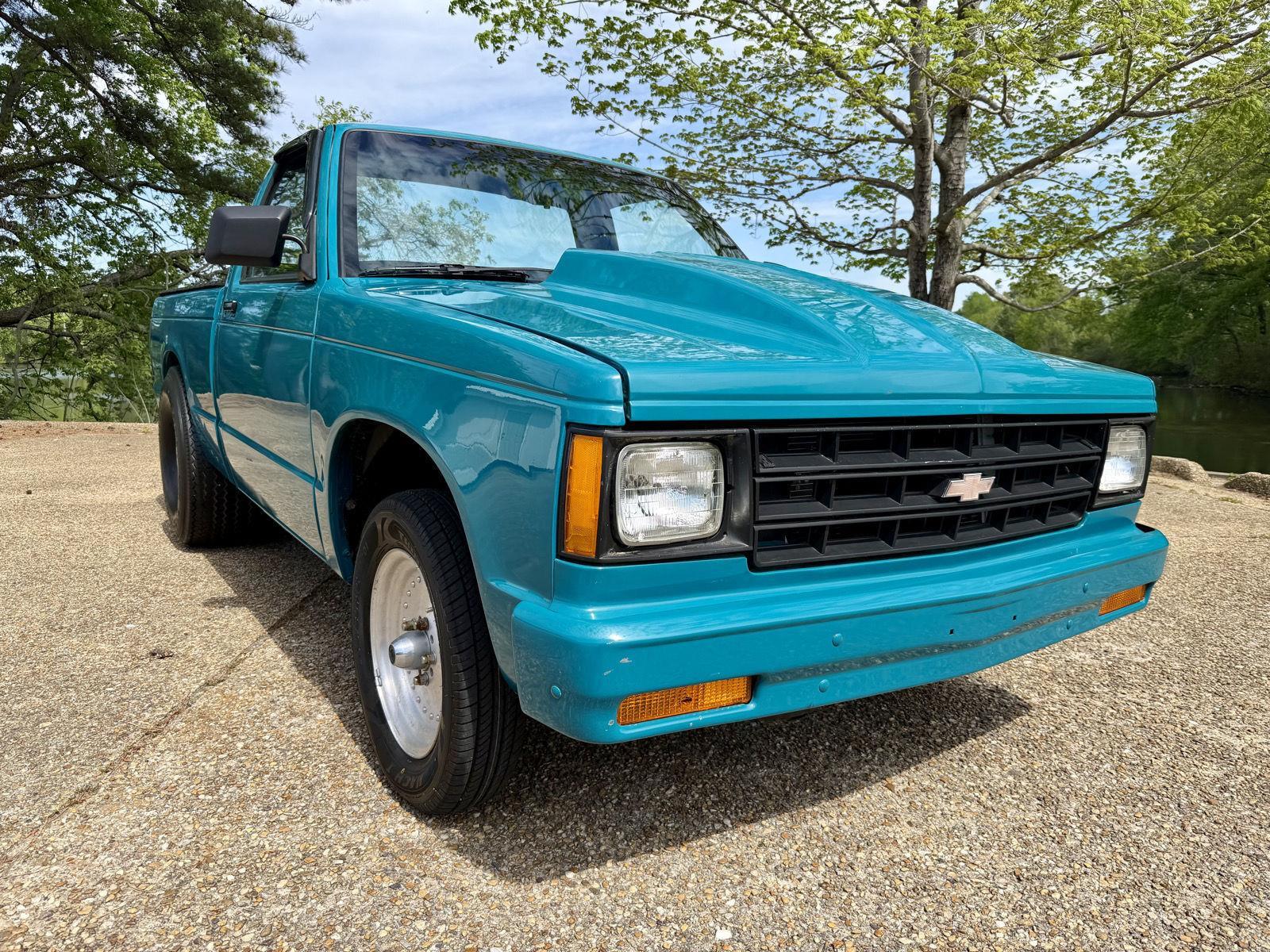 Blue 1985 Chevrolet S-10 RWD Pickup Truck Rear-Wheel Drive