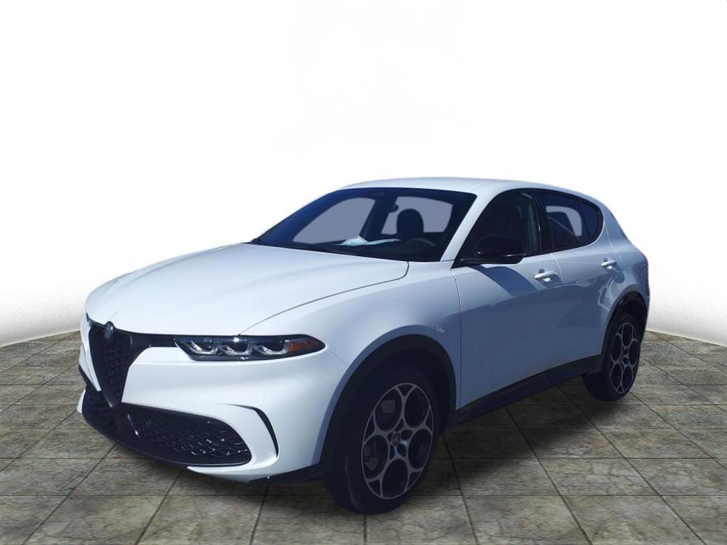 2025 Alfa Romeo Tonale Base's photo