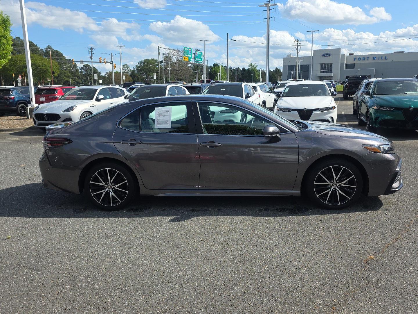 View vehicle photo 4