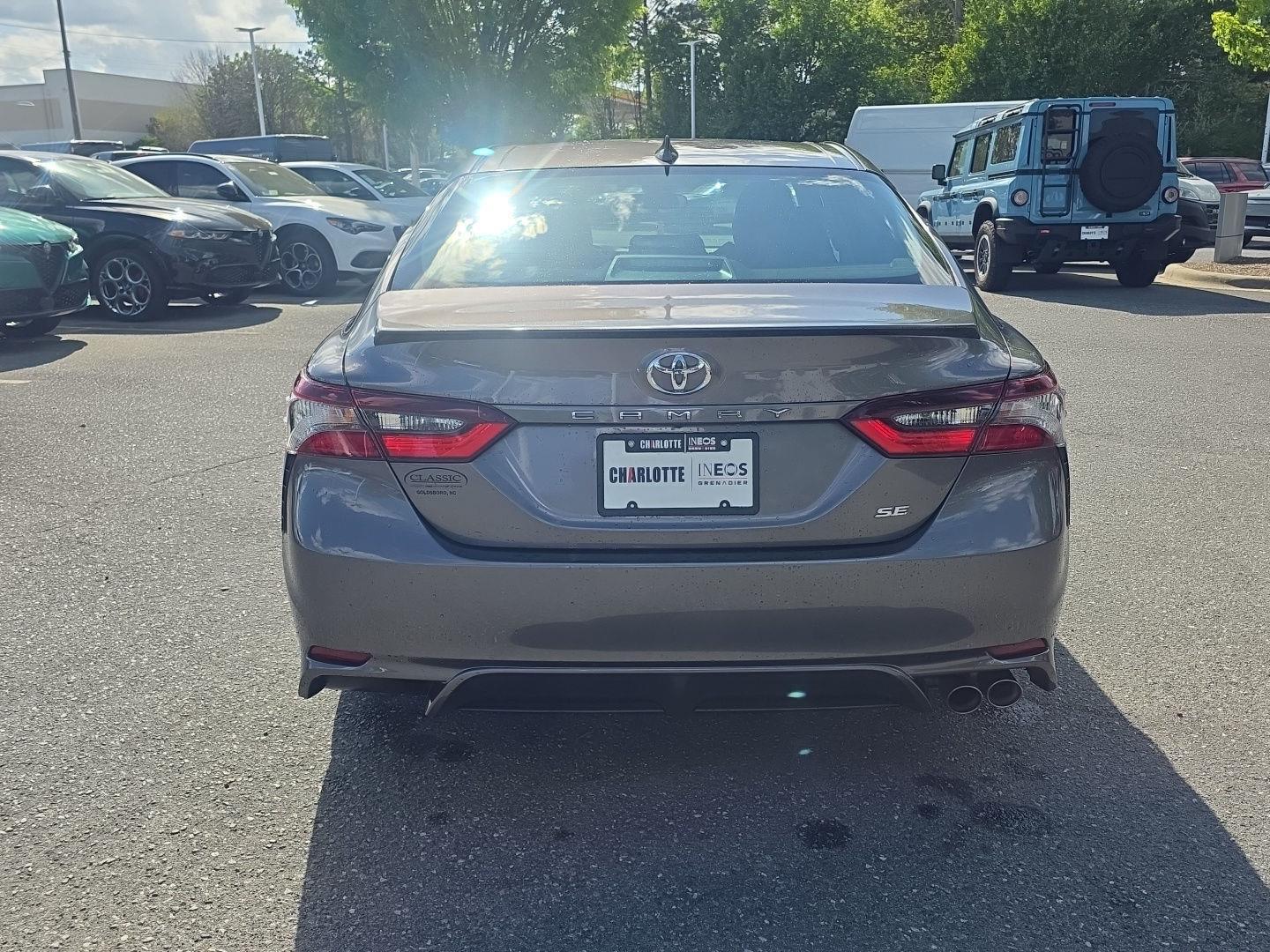 View vehicle photo 6