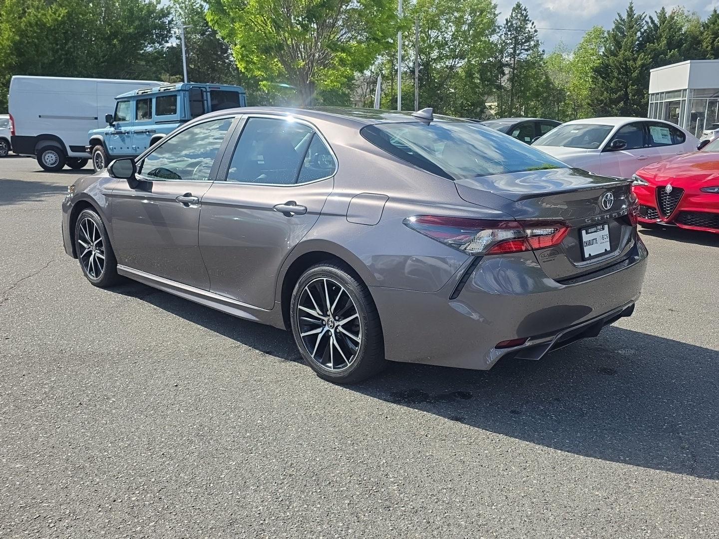 View vehicle photo 7