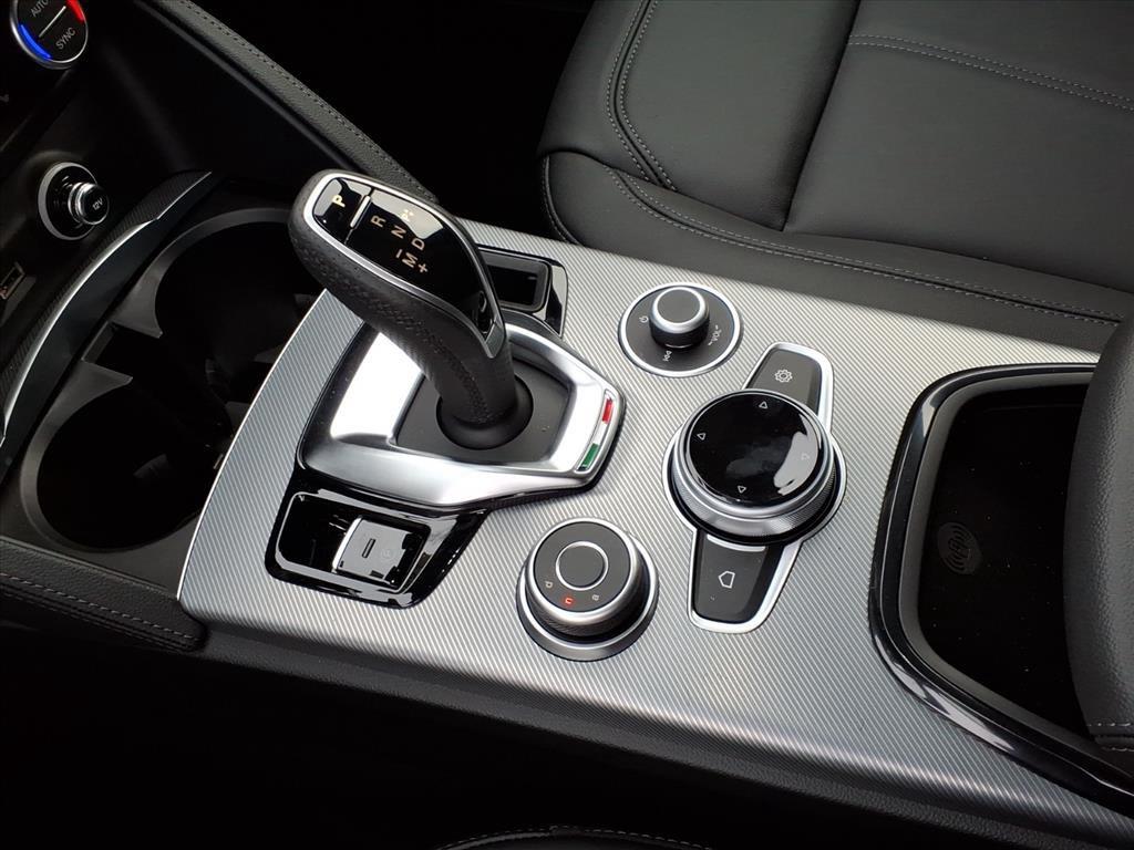 2025 Alfa Romeo Stelvio Base - Photo 12