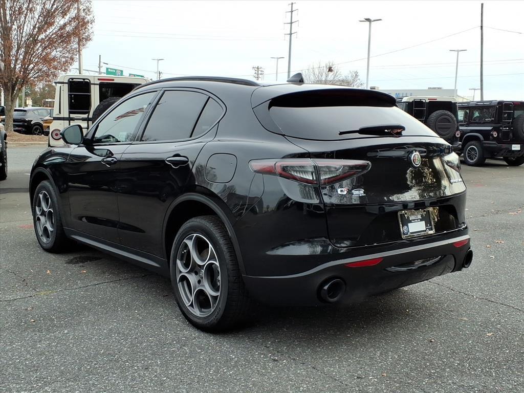 2025 Alfa Romeo Stelvio Base - Photo 17