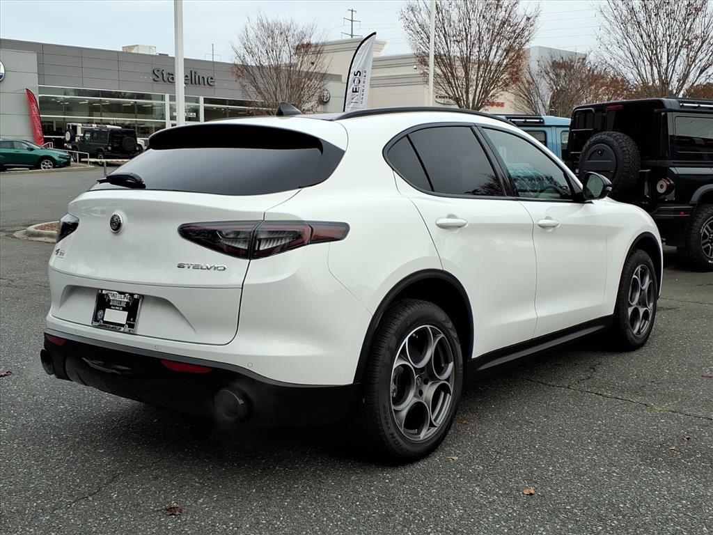 2025 Alfa Romeo Stelvio Base - Photo 18