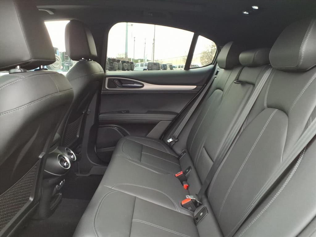 2025 Alfa Romeo Stelvio Base - Photo 23