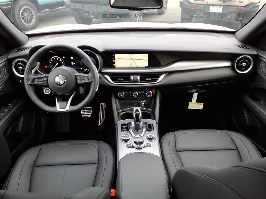 2025 Alfa Romeo Stelvio Base - Photo 27