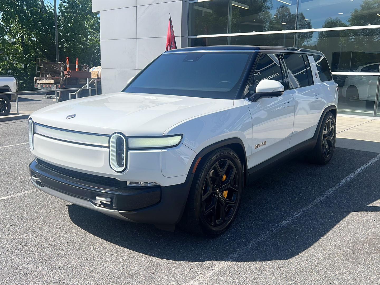Glacier White 2024 Rivian R1S Adventure Quad Motor AWD SUV / Crossover All-Wheel Drive Automatic
