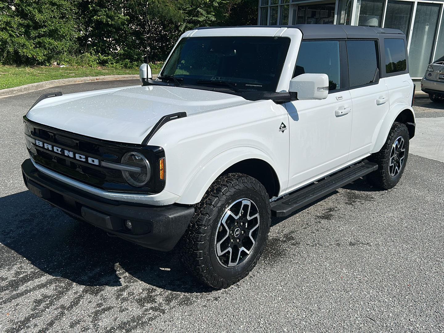Oxford White 2022 Ford Bronco SUV / Crossover Four-Wheel Drive Automatic