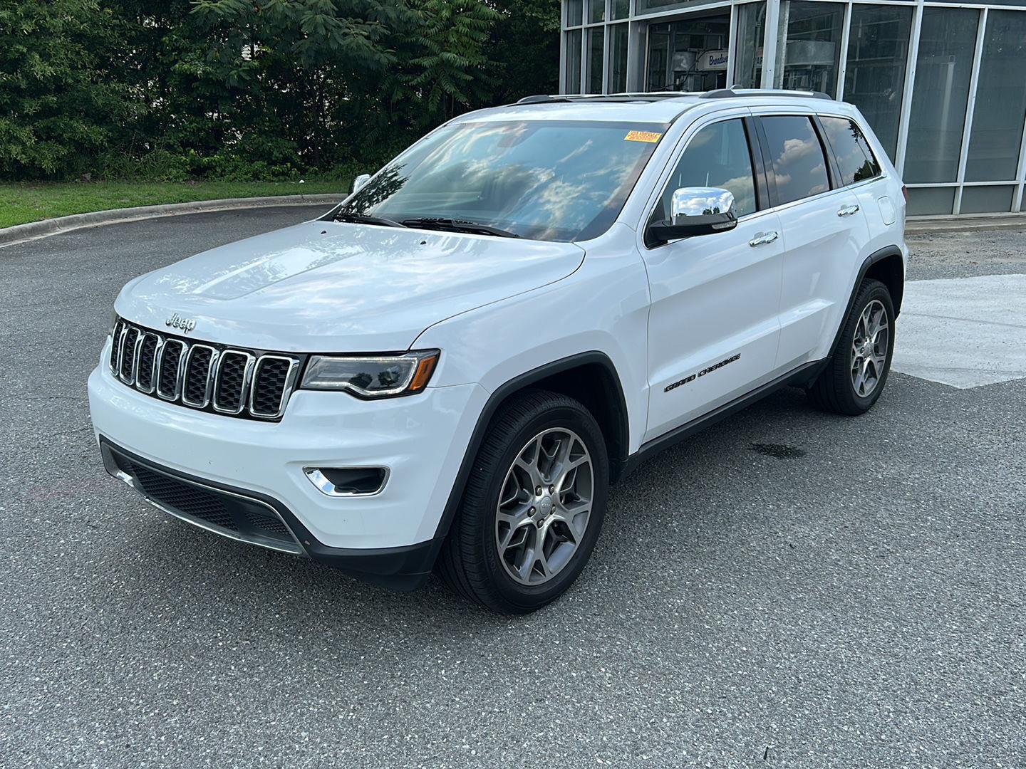 Bright White Clearcoat 2020 Jeep Grand Cherokee SUV / Crossover Four-Wheel Drive 8-Speed Automatic