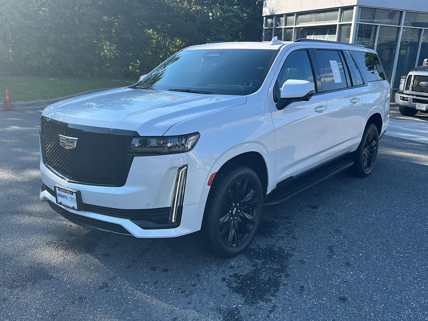 Crystal White Tricoat 2023 Cadillac Escalade ESV SUV / Crossover Four-Wheel Drive Automatic