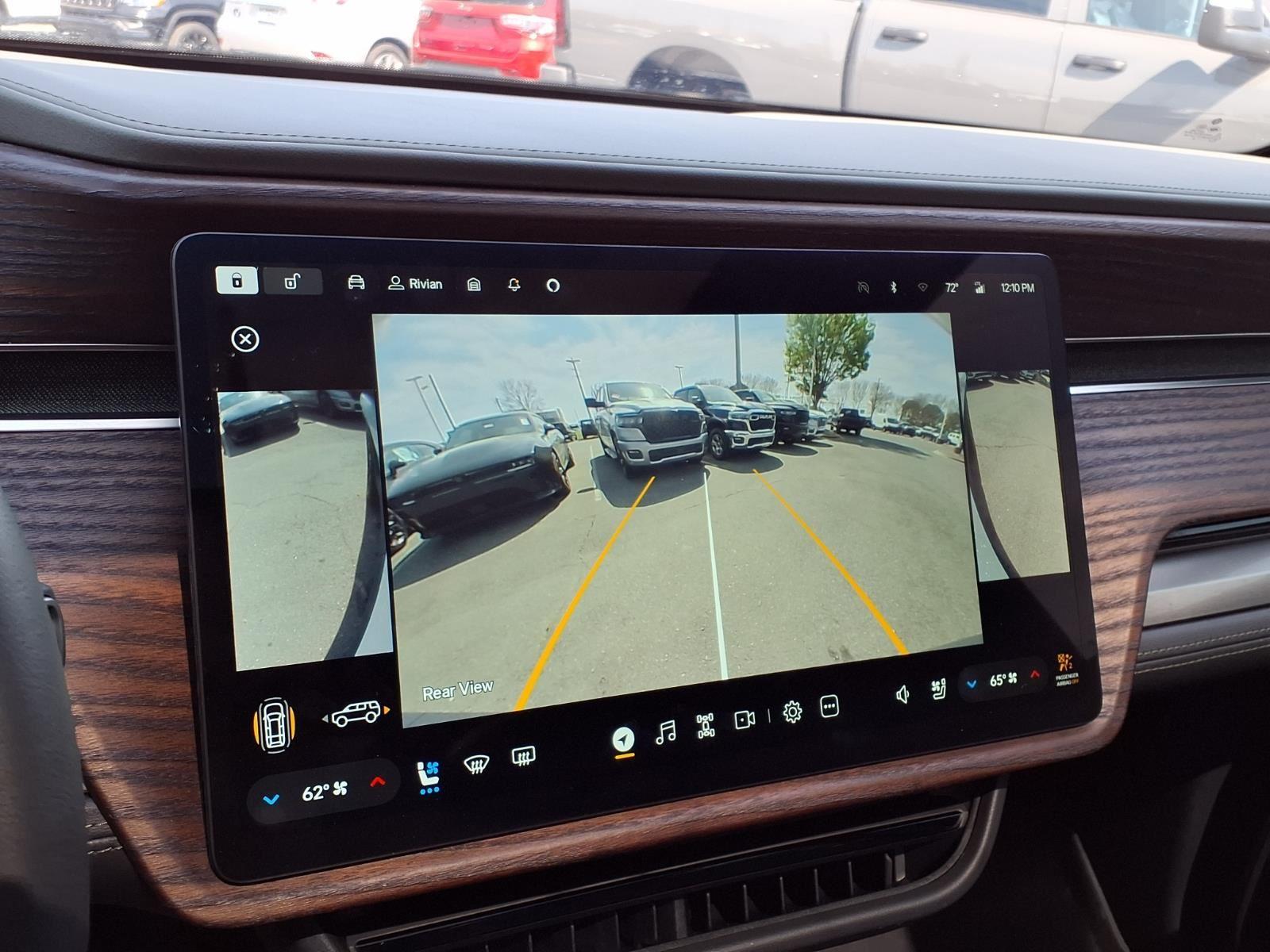 View vehicle photo 4