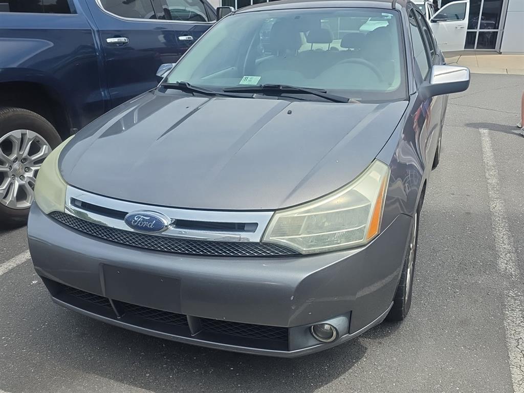 2010 Ford Focus SEL's photo