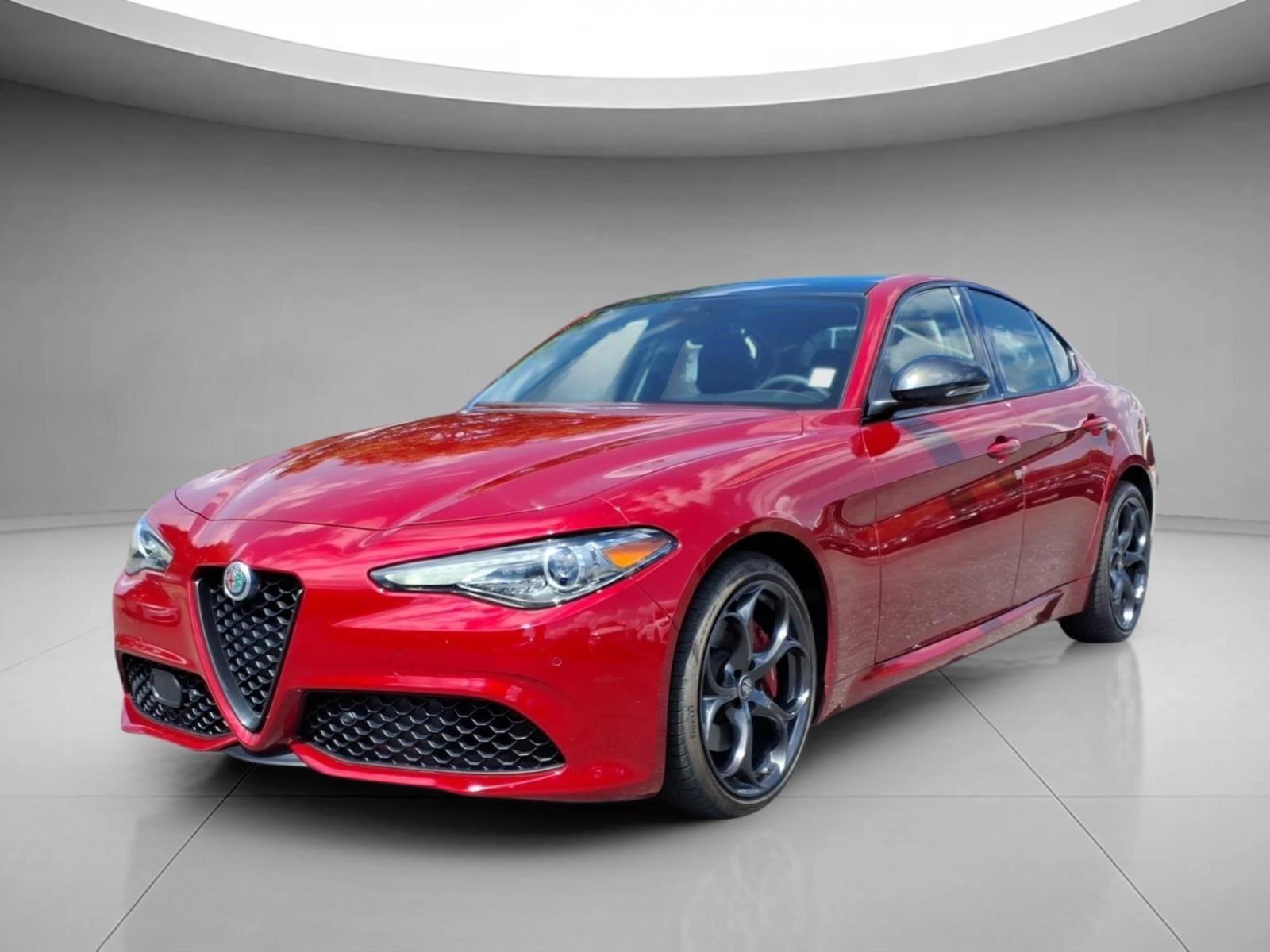 ROSSO COMPETIZIONE TRI-COAT 2019 Alfa Romeo Giulia Sedan All-Wheel Drive