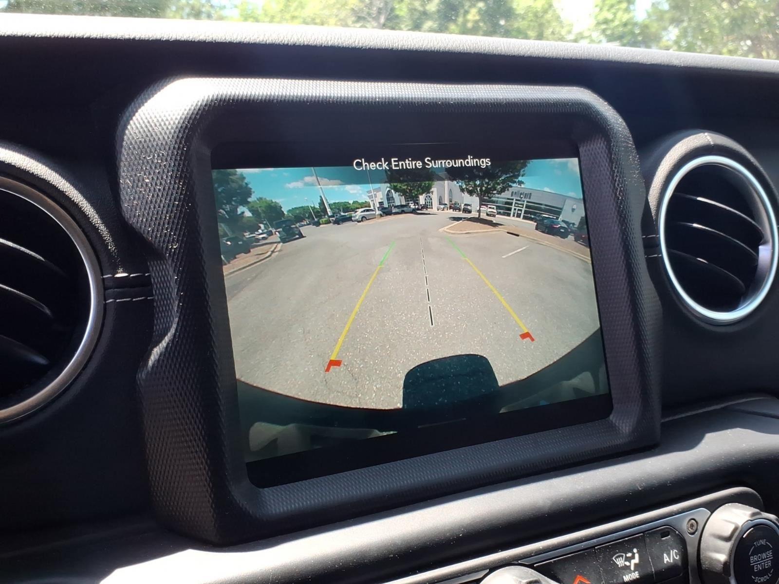 Used 2023 Sarge Green Clearcoat Jeep Sahara image 4