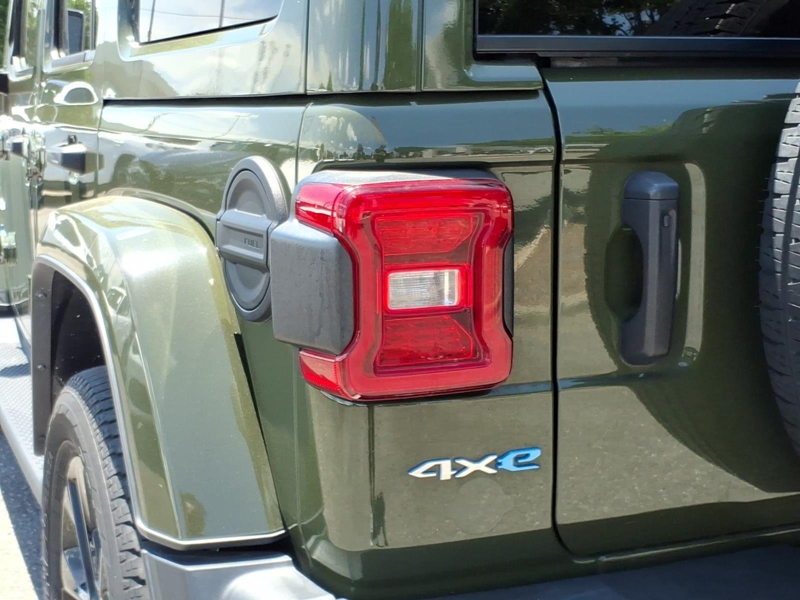 Used 2023 Sarge Green Clearcoat Jeep Sahara image 19