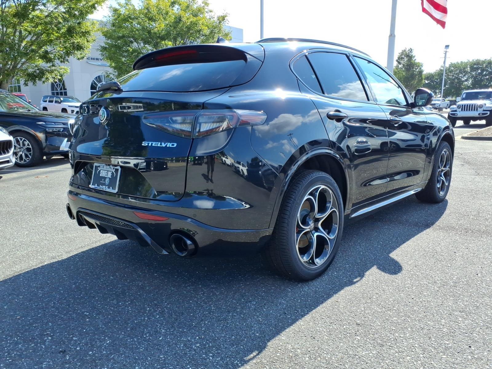 New 2026 Vulcano Black Metallic Alfa Romeo  image 2