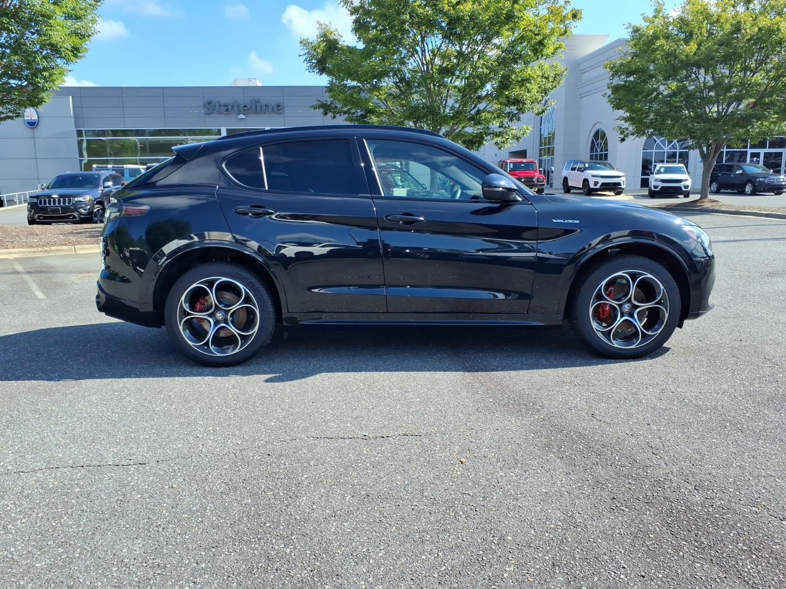 New 2026 Vulcano Black Metallic Alfa Romeo  image 10