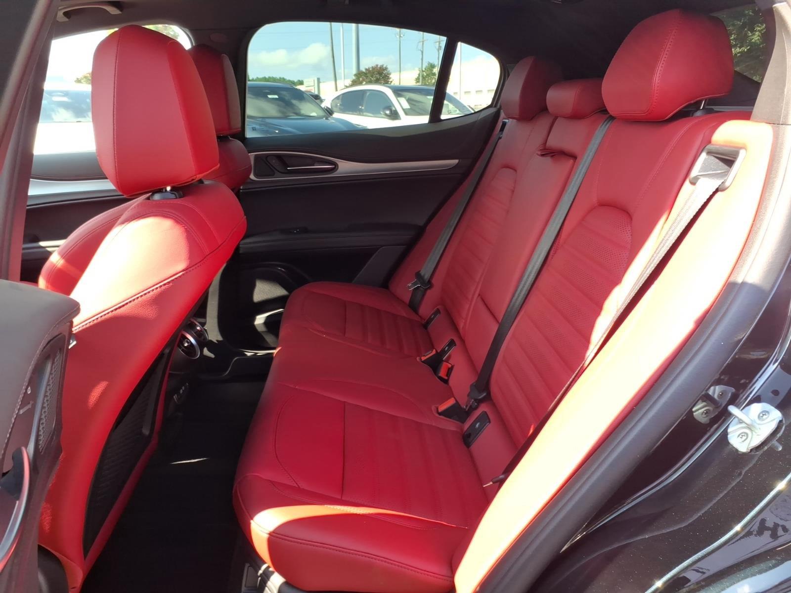 New 2026 Vulcano Black Metallic Alfa Romeo  image 20